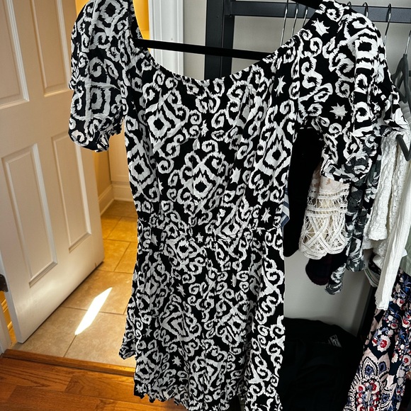 Cupshe Dresses & Skirts - Cupshe Black and White Mini Dress